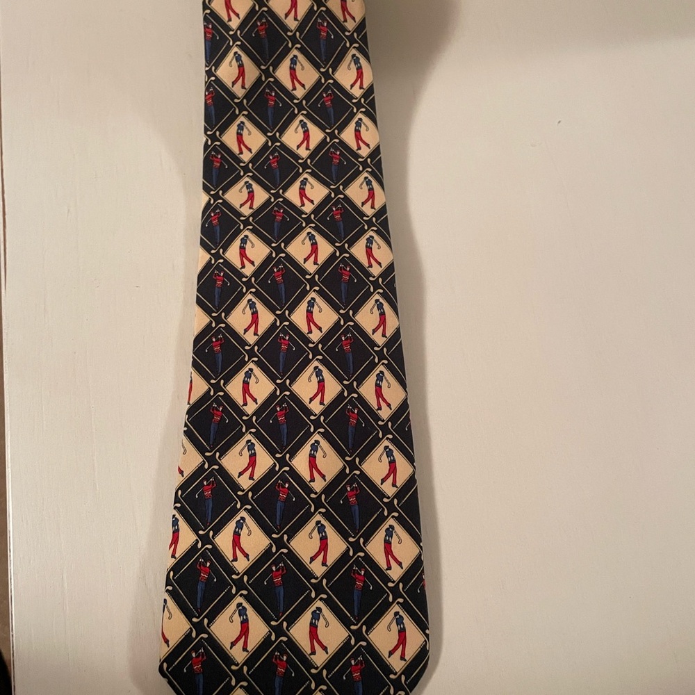 Stylish 100% Puta Seta Pure Silk Made in Italy Golf Patterned Tie